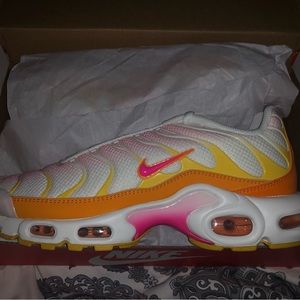 Sold-New in the box, size 9 womens Nike Air Max or 7.5 men. Gorgeous colors.